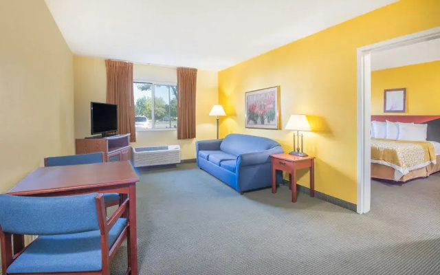 photo 2 of Days Inn By Wyndham Milan Sandusky South