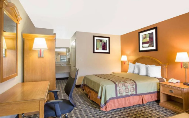 photo 5 of Days Inn Monroe
