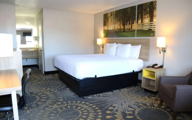 photo 2 of Days Inn by Wyndham Monroe LA