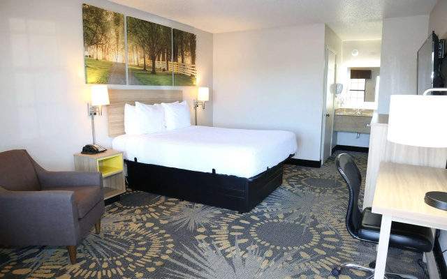 photo 3 of Days Inn by Wyndham Monroe LA