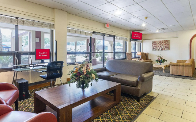 photo 2 of Red Roof Inn Montgomery - Midtown