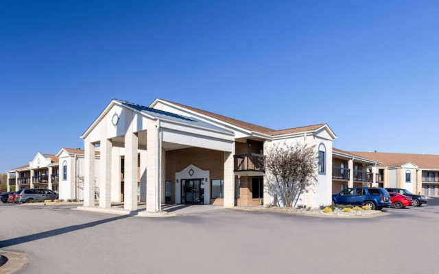 photo 3 of Days Inn Mooresville Lake Norman