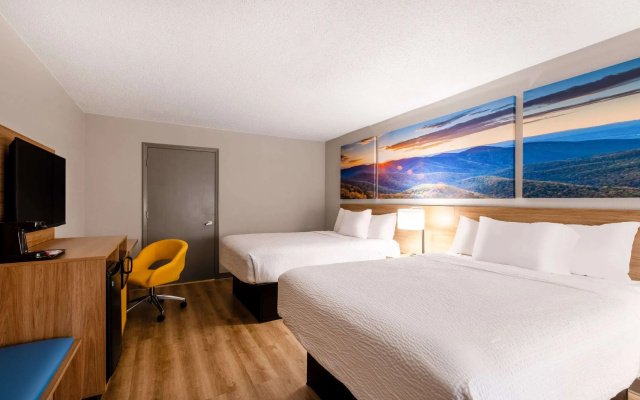 photo 3 of Days Inn by Wyndham Mooresville Lake Norman