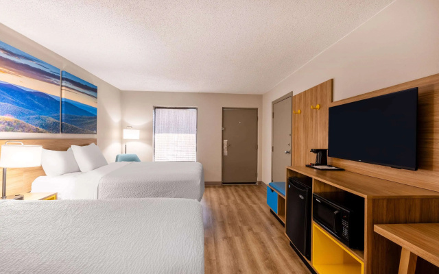 photo 4 of Days Inn by Wyndham Mooresville Lake Norman
