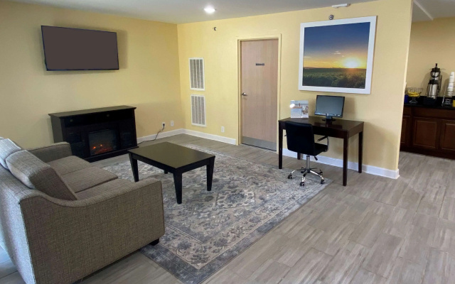 photo 4 of Days Inn by Wyndham Atlanta/Southlake/Morrow