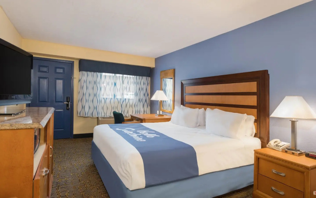 photo 4 of Days Inn by Wyndham Renfro Valley Mount Vernon Hotel