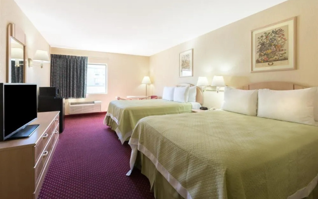 photo 4 of Days Inn by Wyndham Mount Vernon