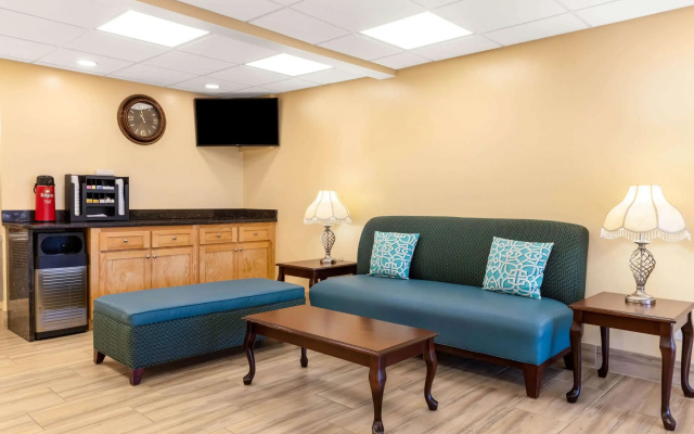 photo 3 of Days Inn by Wyndham Murphy