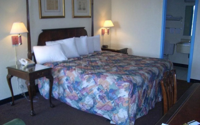 photo 2 of Regency Inn of Naperville