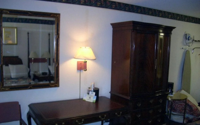 photo 5 of Regency Inn of Naperville