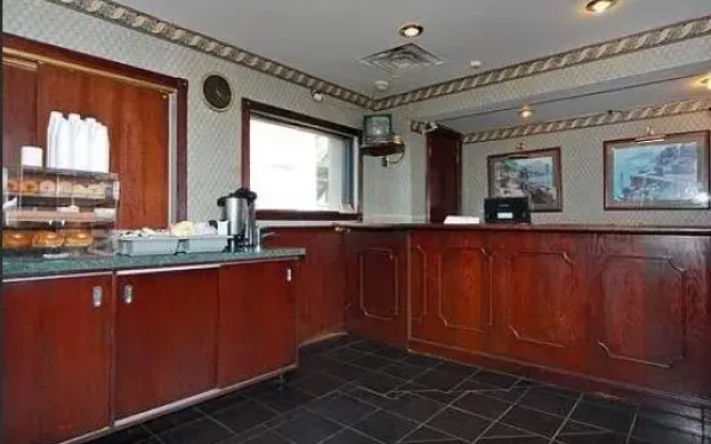 photo 5 of Days Inn Newark Liberty International Airport