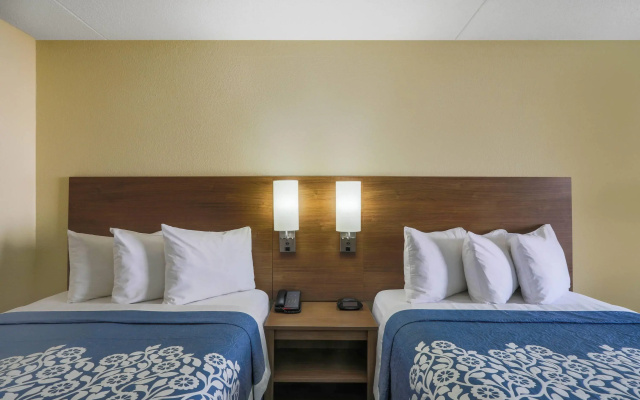 photo 3 of Days Inn by Wyndham Newark Wilmington