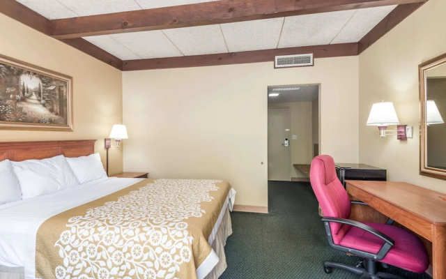photo 5 of Days Inn Niles