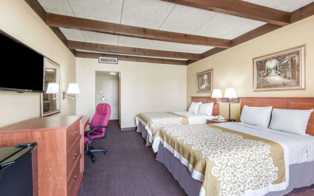 photo 4 of Days Inn by Wyndham Niles