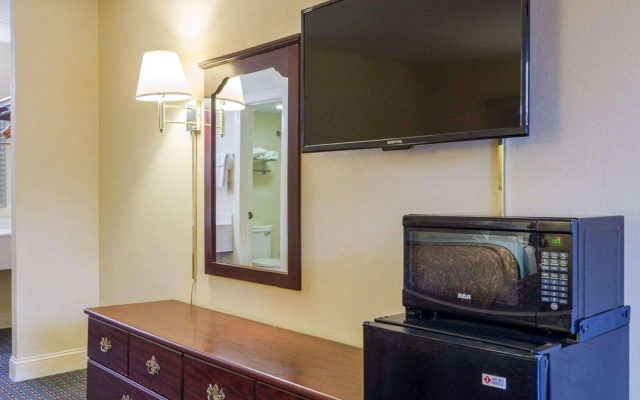 photo 5 of Rodeway Inn Norcross