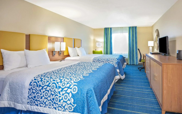 photo 3 of Arya Inn & Suites Farmers Branch
