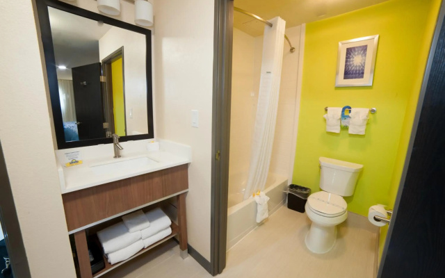 photo 5 of Arya Inn & Suites Farmers Branch
