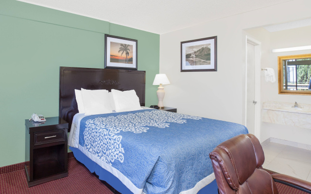 photo 5 of Days Inn Oceanside