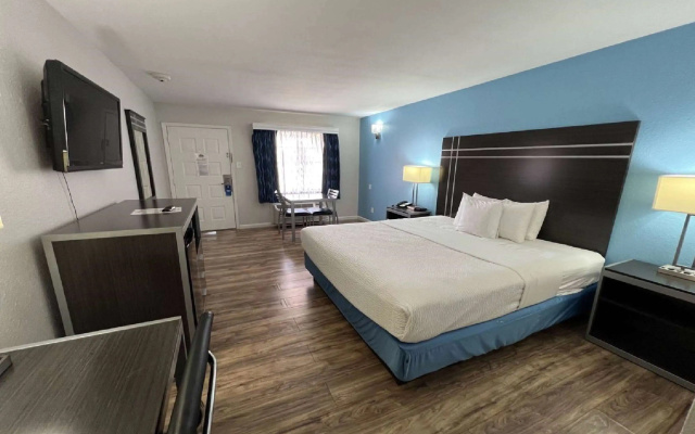 photo 4 of Days Inn by Wyndham Orange