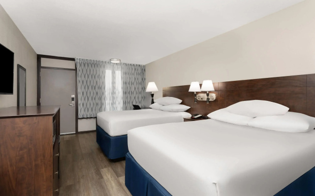 photo 4 of Days Inn by Wyndham Orlando Conv. Center/International Dr