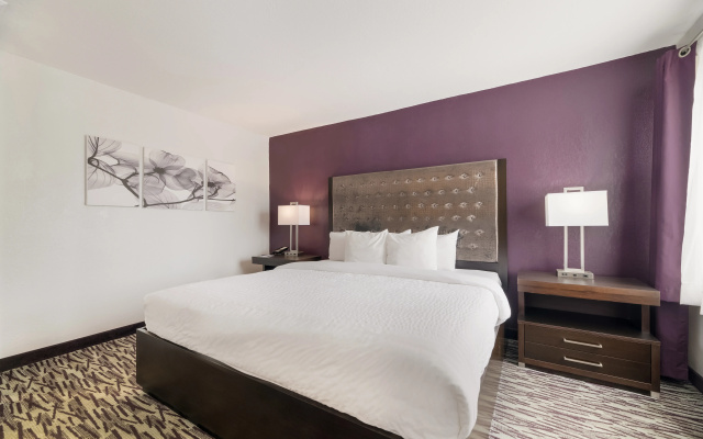 photo 5 of Clarion Inn & Suites Across From Universal Orlando Resort