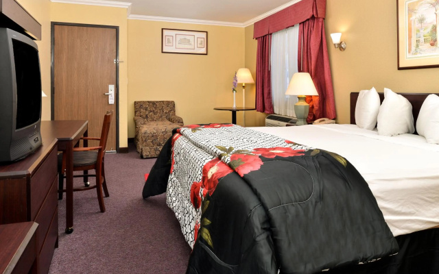 photo 2 of Americas Best Value Inn Pasadena Arcadia