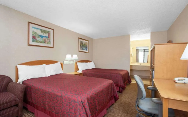 photo 2 of Days Inn Perryville