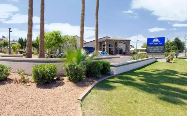 photo 3 of Days Inn Phoenix Interstate Highway 10 West
