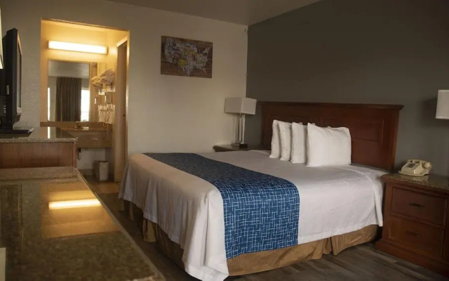 photo 2 of Rodeway Inn Phoenix North I-17