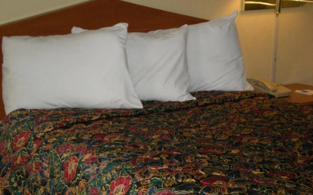 photo 3 of Days Inn Phoenix West