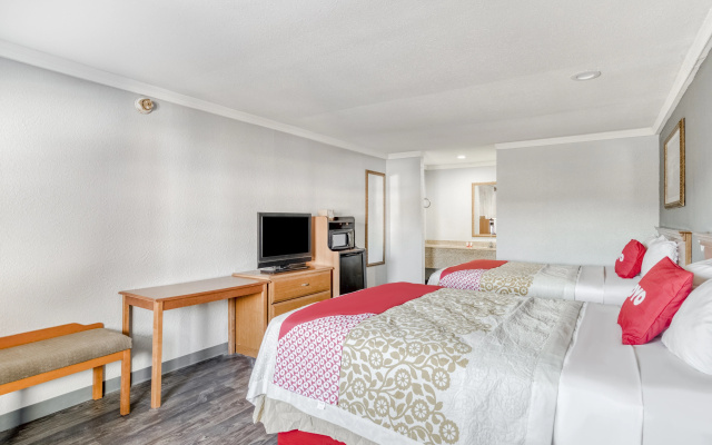photo 3 of OYO Hotel Pineville LA Hwy 165