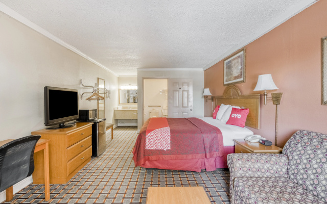 photo 4 of OYO Hotel Pineville LA Hwy 165