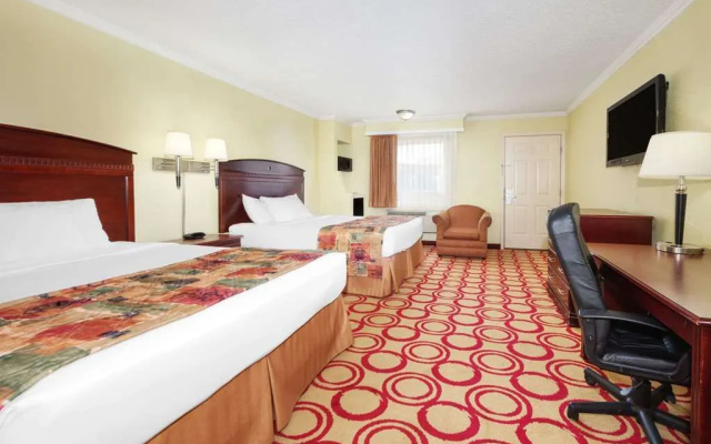 photo 3 of Days Inn Plainview