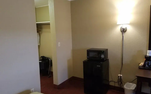 photo 4 of Days Inn by Wyndham Poughkeepsie