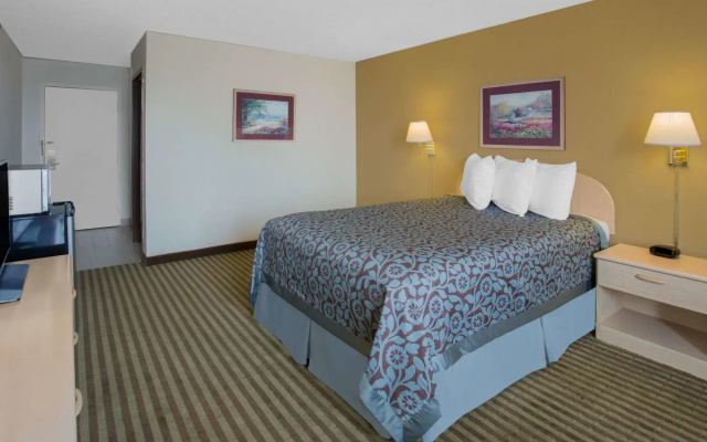 photo 4 of Days Inn by Wyndham Princeton
