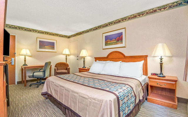 photo 3 of The Longleaf Hotel