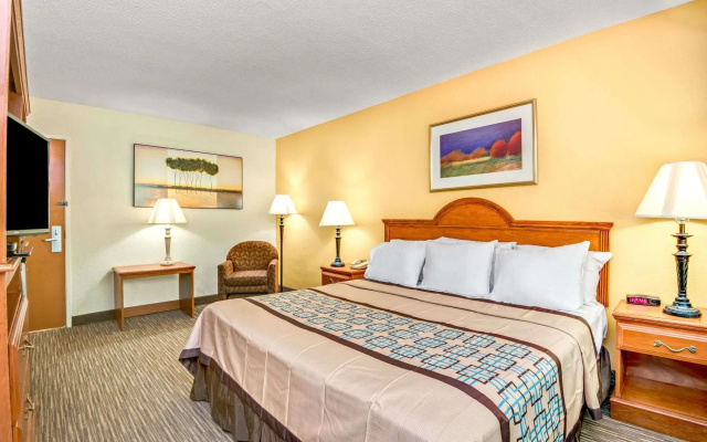 photo 4 of The Longleaf Hotel