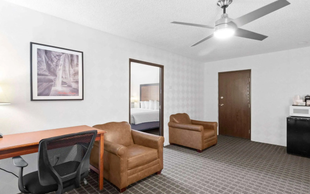 photo 2 of Ramada by Wyndham Richfield UT I-70