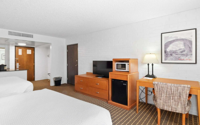 photo 5 of Ramada by Wyndham Richfield UT I-70