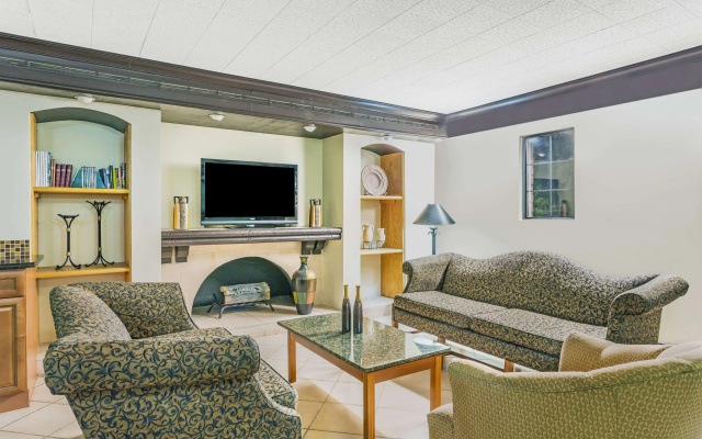 photo 2 of Econo Lodge Richmond-North Chesterfield
