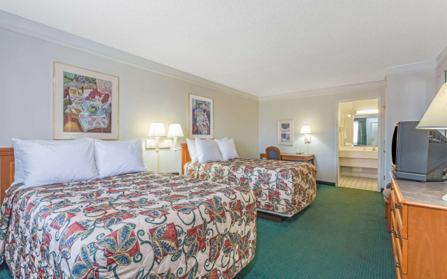 photo 3 of Econo Lodge Richmond-North Chesterfield