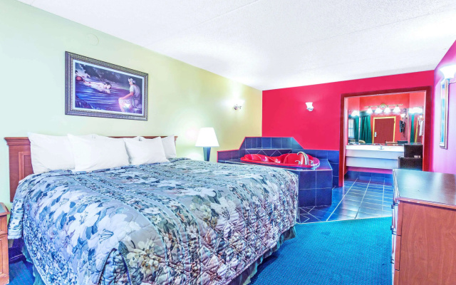 photo 5 of Econo Lodge Richmond-North Chesterfield