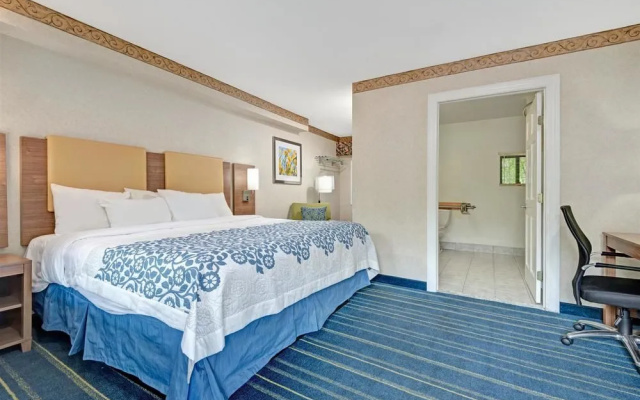 photo 3 of Days Inn Ridgefield