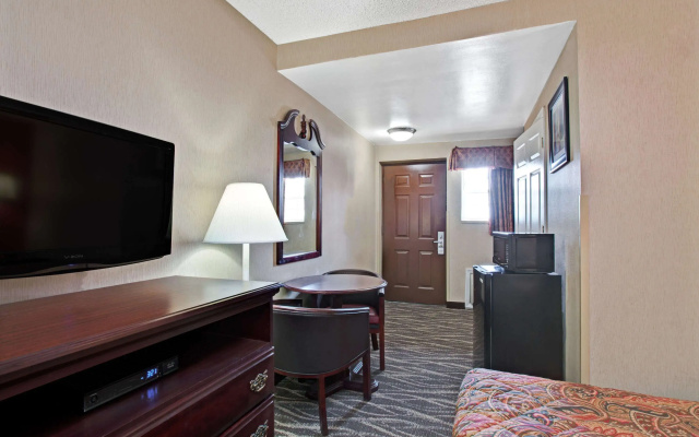 photo 2 of Days Inn by Wyndham Ridgefield NJ