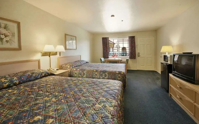 photo 3 of Days Inn Riverside Tyler Mall