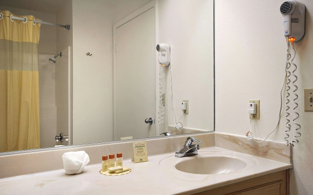 photo 5 of Days Inn by Wyndham Riverside Tyler Mall