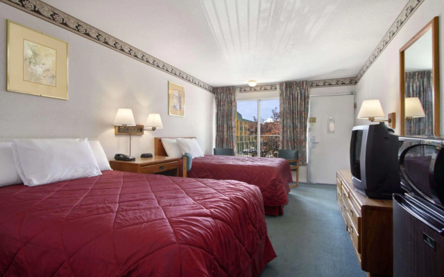 photo 3 of Days Inn by Wyndham Roanoke Civic Center