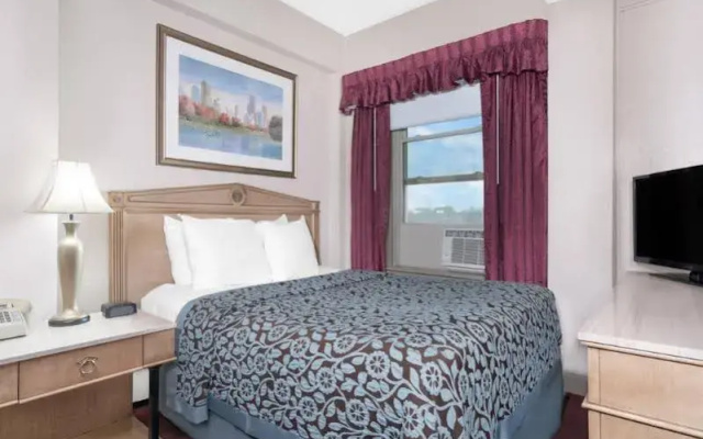 photo 3 of Days Inn Rochester Downtown