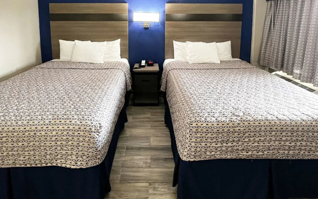 photo 2 of Blue Wave Inn