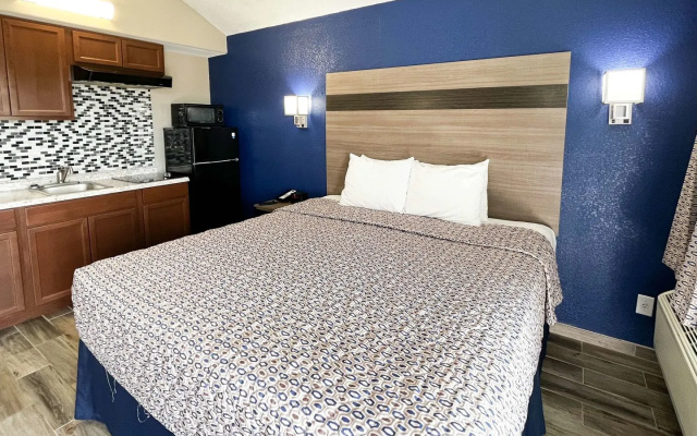 photo 3 of Blue Wave Inn